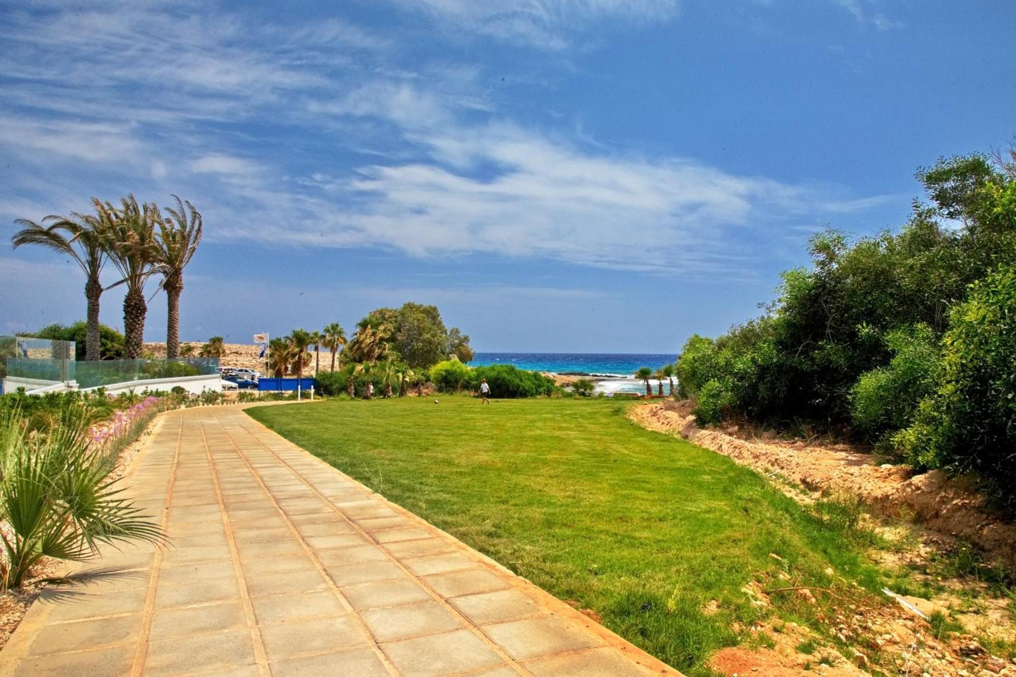 Beachfront Luxury Villa Idania Ayia Napa Bagian luar foto