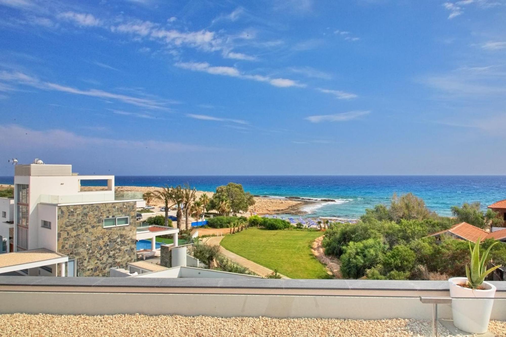 Beachfront Luxury Villa Idania Ayia Napa Bagian luar foto