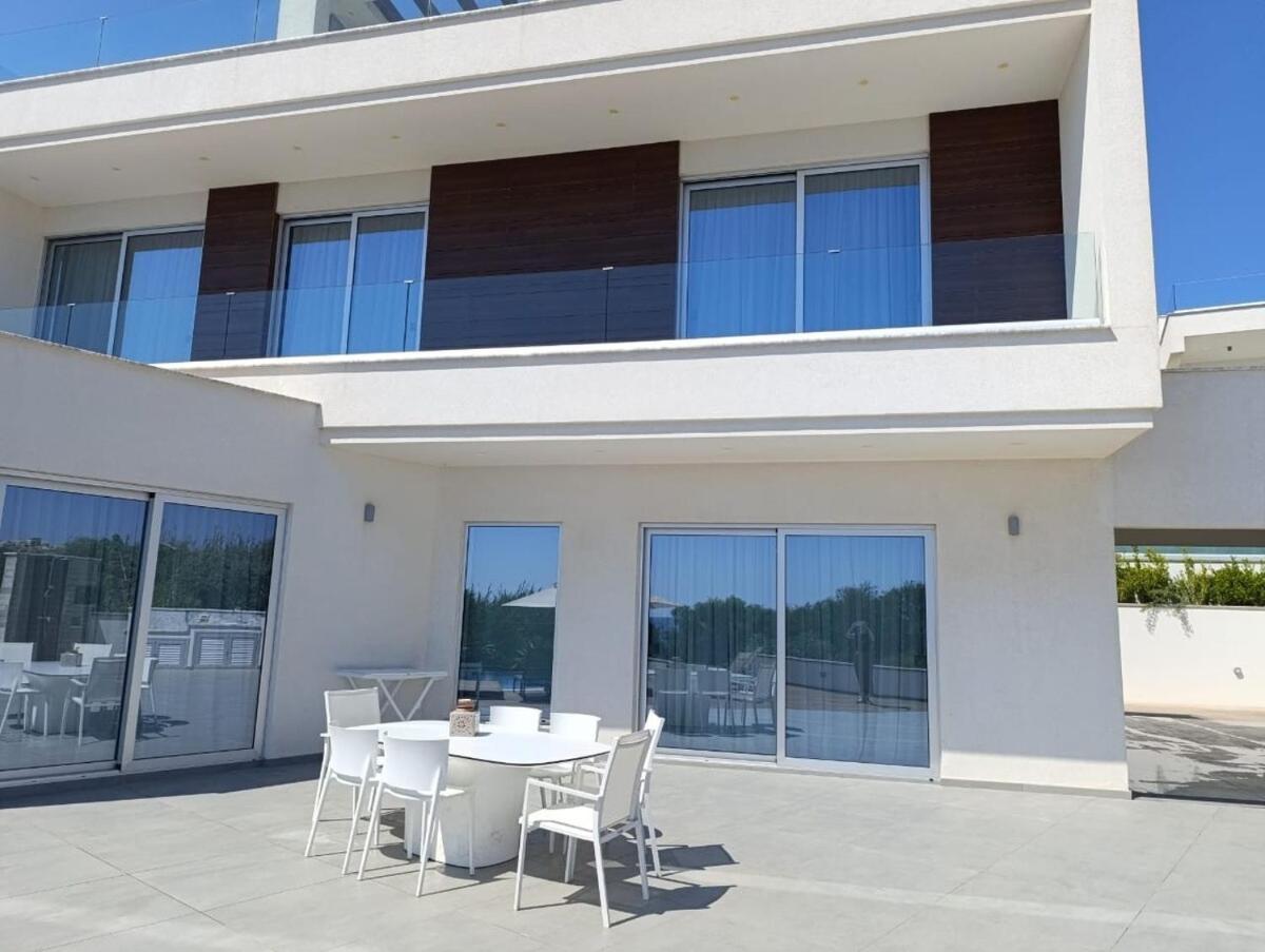 Beachfront Luxury Villa Idania Ayia Napa Bagian luar foto