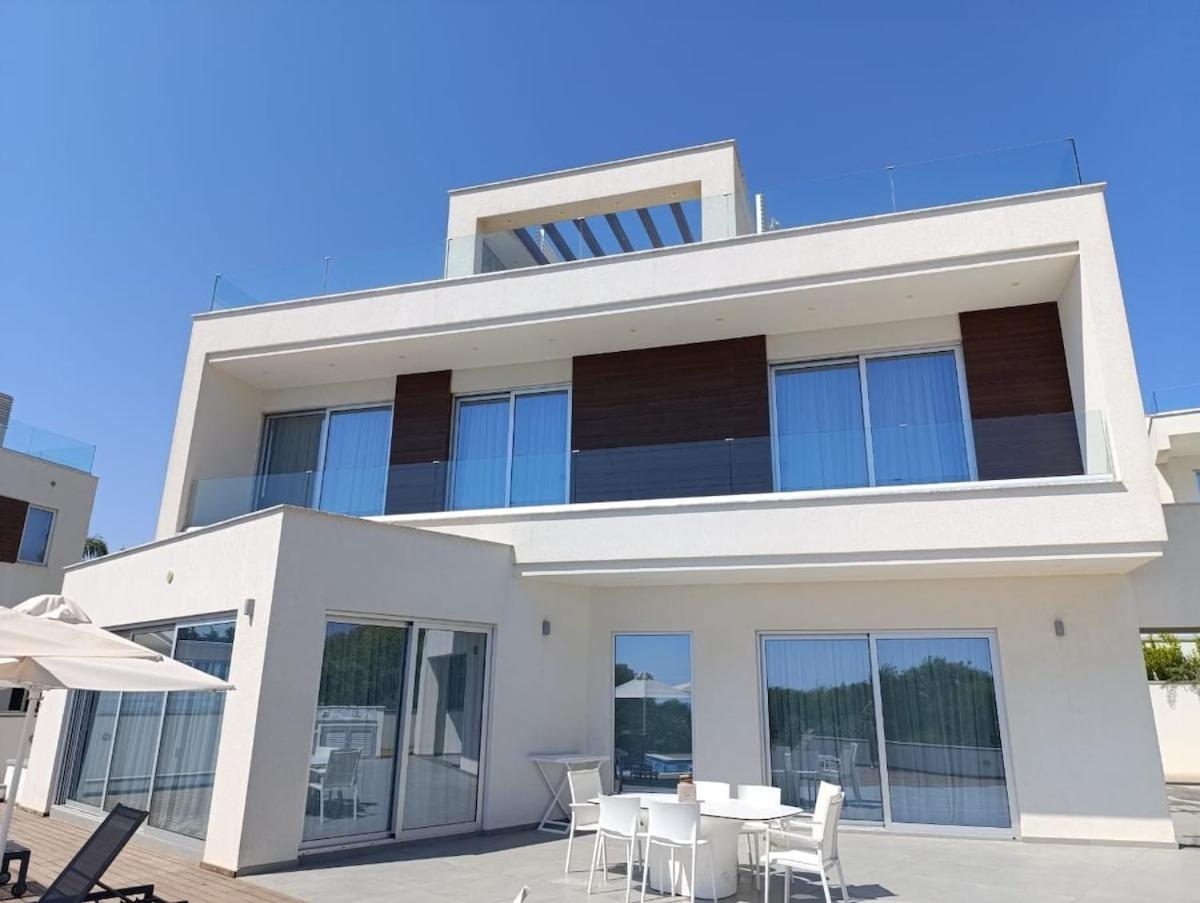 Beachfront Luxury Villa Idania Ayia Napa Bagian luar foto